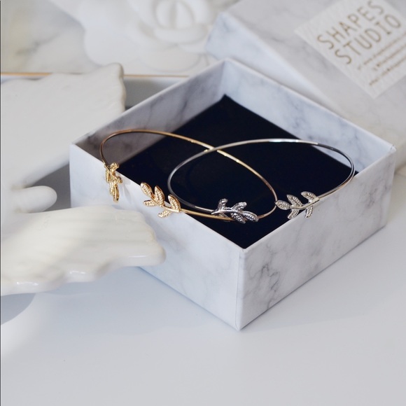 2 Pieces Golden Silver Leaf Cuff Bracelets Set - Picture 4 of 5